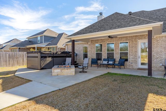 8110 Freestone Drive, Bullard, TX 75757