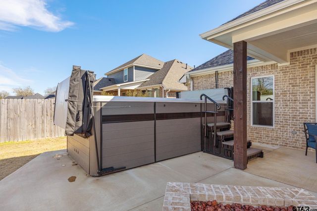 8110 Freestone Drive, Bullard, TX 75757