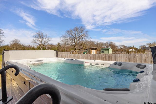 8110 Freestone Drive, Bullard, TX 75757