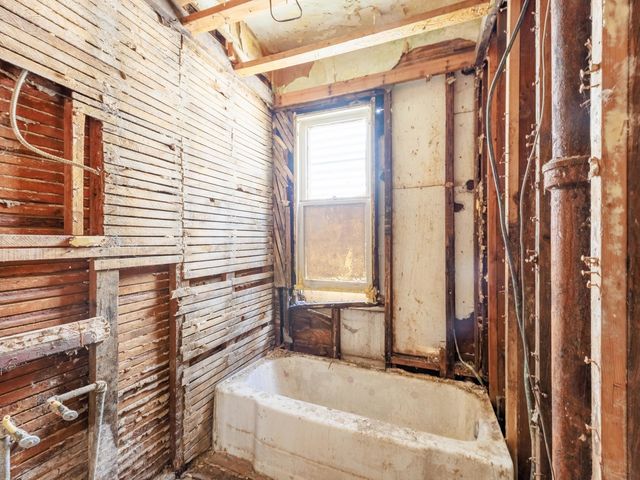 5225 S Wood Street, Chicago, IL 60609