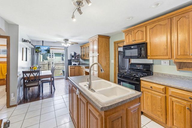 110 E Wisconsin AVENUE, Silver Lake, WI 53170