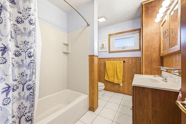 110 E Wisconsin AVENUE, Silver Lake, WI 53170