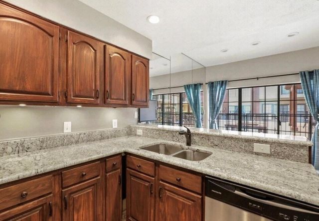 5100 verde valley lane 111, Dallas, TX 75254