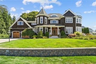 74 Bayberry Road, Narragansett, RI 02882
