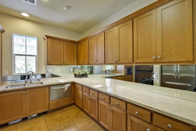 925 Indian Wells Avenue, Sunnyvale, CA 94085