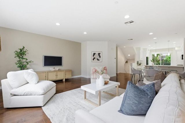 925 Indian Wells Avenue, Sunnyvale, CA 94085