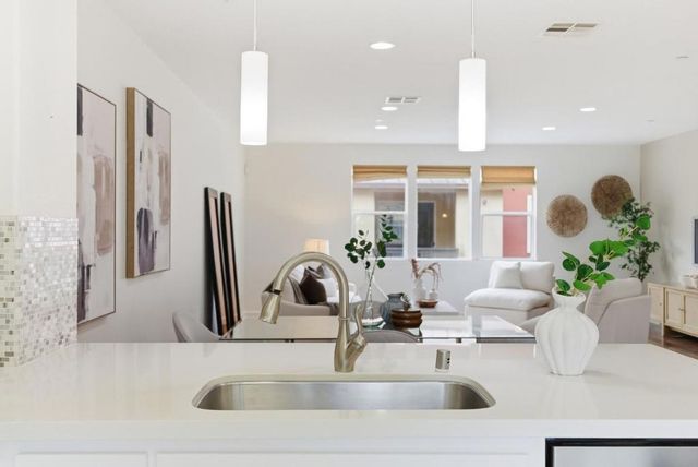 925 Indian Wells Avenue, Sunnyvale, CA 94085