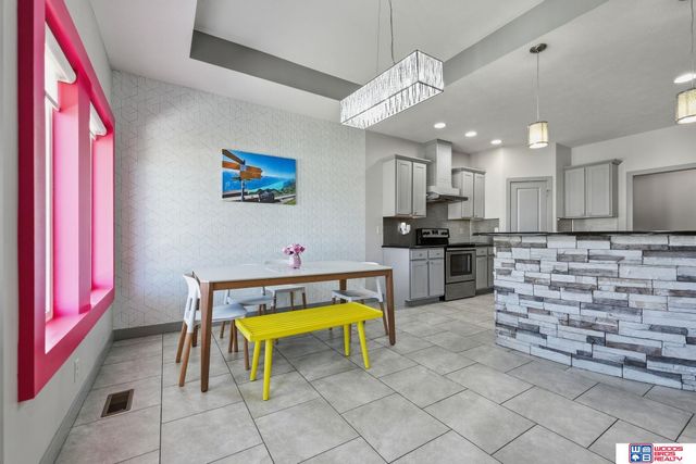 1121 N 97th Street, Lincoln, NE 68505