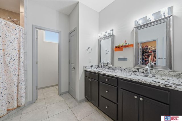 1121 N 97th Street, Lincoln, NE 68505