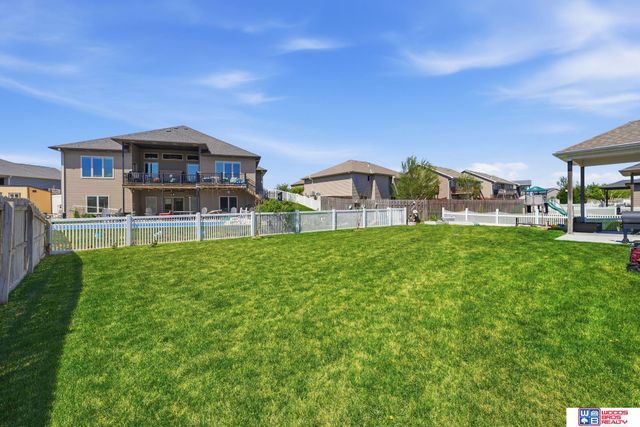 1121 N 97th Street, Lincoln, NE 68505