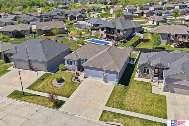 1121 N 97th Street, Lincoln, NE 68505