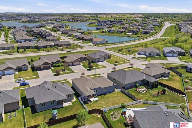 1121 N 97th Street, Lincoln, NE 68505