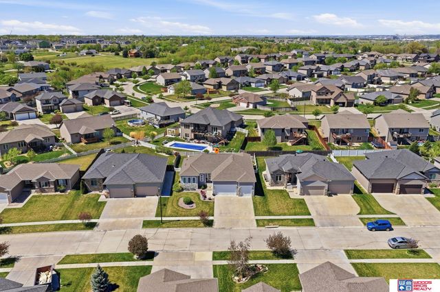 1121 N 97th Street, Lincoln, NE 68505