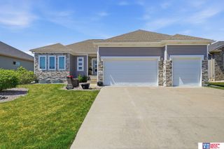 1121 N 97th Street, Lincoln, NE 68505