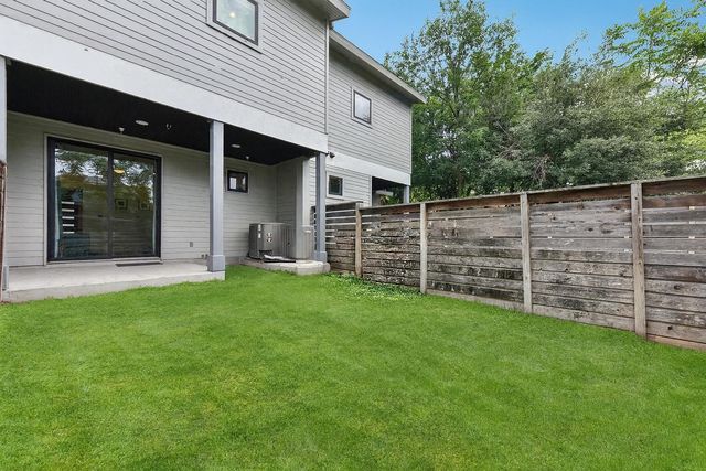 2300 S 5th ST E, Austin, TX 78704