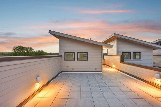 2300 S 5th ST E, Austin, TX 78704