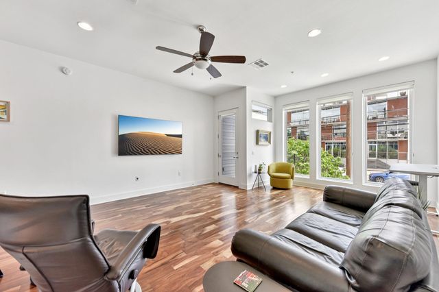 2300 S 5th ST E, Austin, TX 78704