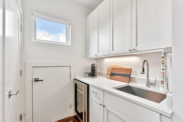 2300 S 5th ST E, Austin, TX 78704
