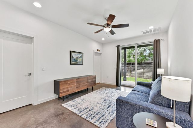 2300 S 5th ST E, Austin, TX 78704