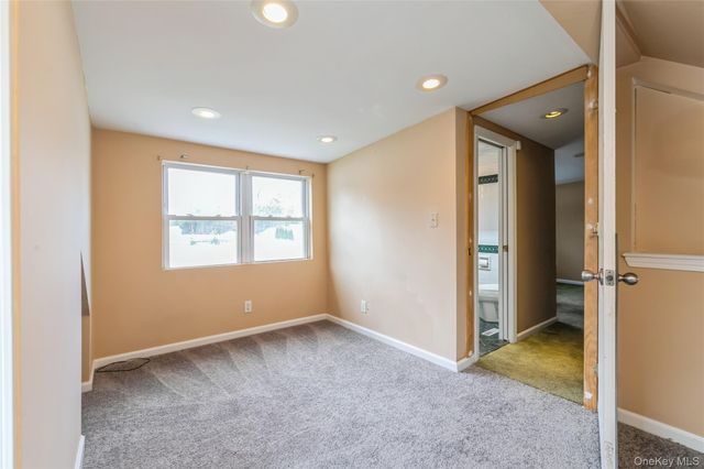 146 Swezey Lane, Middle Island, NY 11953