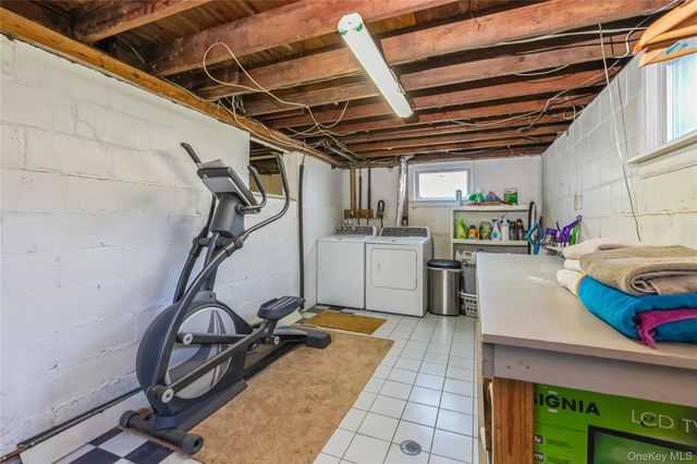 146 Swezey Lane, Middle Island, NY 11953