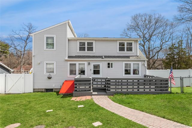 146 Swezey Lane, Middle Island, NY 11953