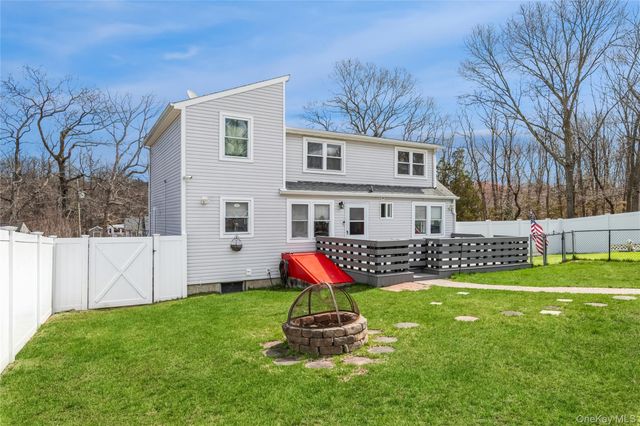 146 Swezey Lane, Middle Island, NY 11953