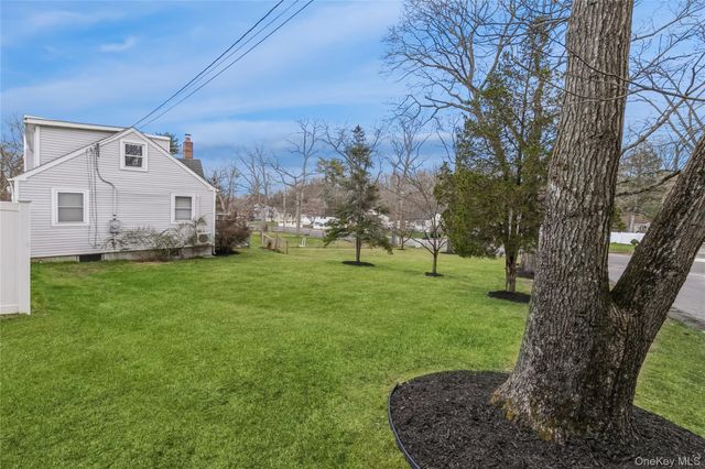 146 Swezey Lane, Middle Island, NY 11953