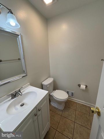 2900 MADEIRA CT, Woodbridge, VA 22192