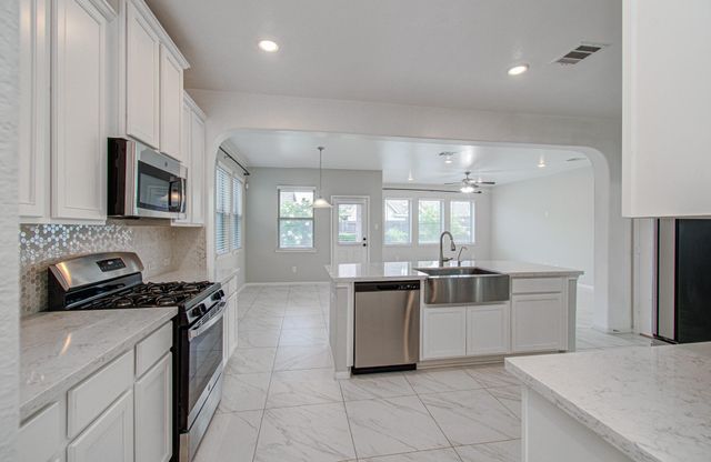 3014 Roberta Sue Drive, Missouri City, TX 77459