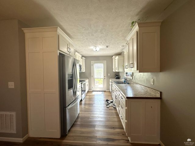 113 Allen Hill Drive, Ogden, KS 66517