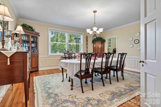 842 North Center Street, Hickory, NC 28601