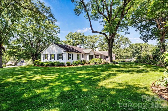 842 North Center Street, Hickory, NC 28601