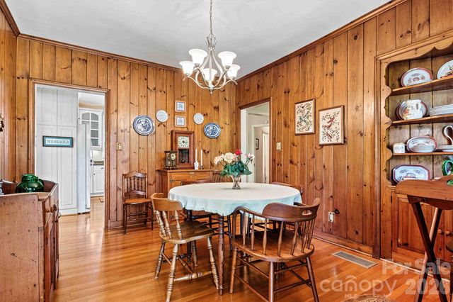 842 North Center Street, Hickory, NC 28601
