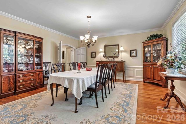 842 North Center Street, Hickory, NC 28601