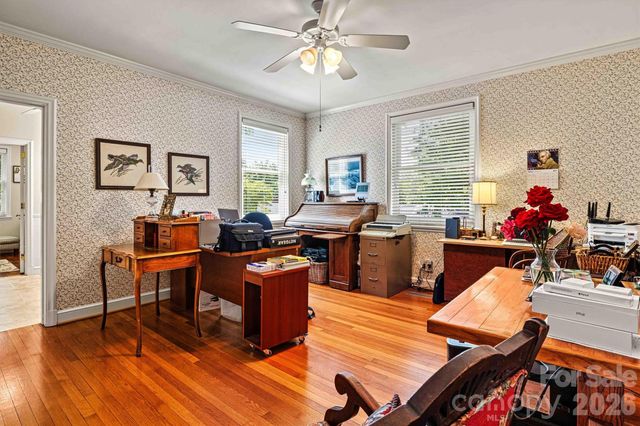 842 North Center Street, Hickory, NC 28601