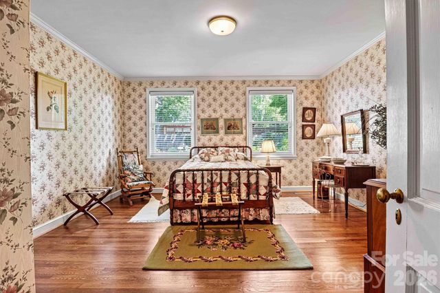 842 North Center Street, Hickory, NC 28601