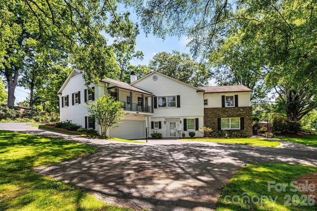 842 North Center Street, Hickory, NC 28601