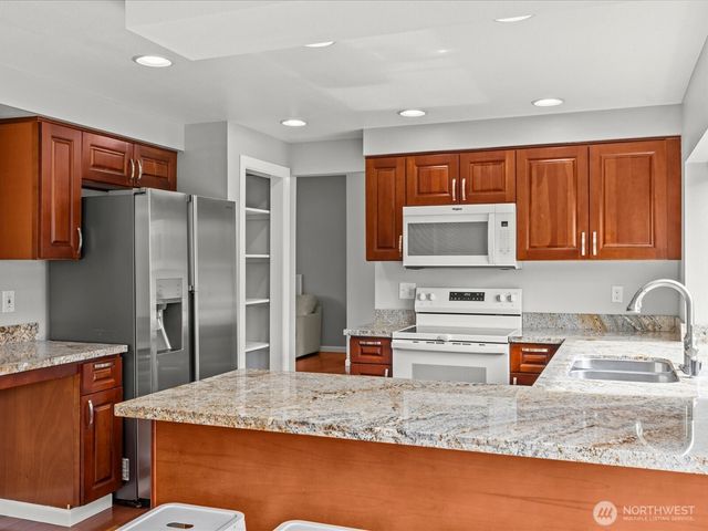 1027 SW 348th Place, Federal Way, WA 98023