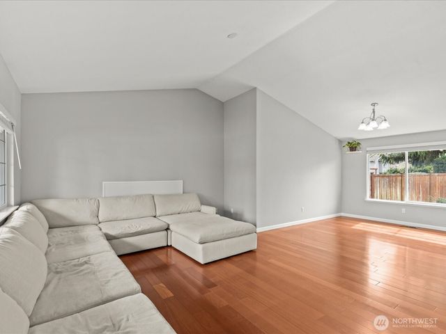 1027 SW 348th Place, Federal Way, WA 98023