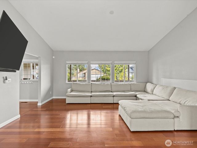 1027 SW 348th Place, Federal Way, WA 98023