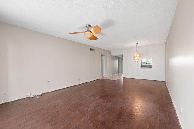 2980 Riverside Drive 324-3, Coral Springs, FL 33065