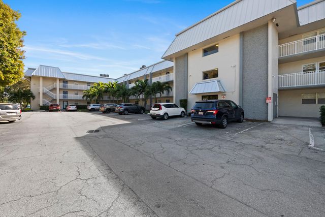 2980 Riverside Drive 324-3, Coral Springs, FL 33065