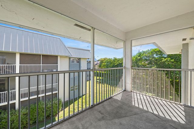 2980 Riverside Drive 324-3, Coral Springs, FL 33065