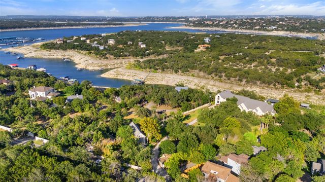 805 Brooks Hollow RD, Lakeway, TX 78734