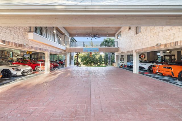 805 Brooks Hollow RD, Lakeway, TX 78734