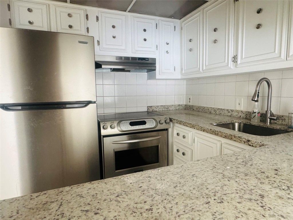 4848 NW 24th Court 330, Lauderdale Lakes, FL 33313