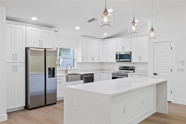 8157 N VOYAGER DRIVE, Citrus Springs, FL 34433