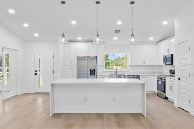 8157 N VOYAGER DRIVE, Citrus Springs, FL 34433