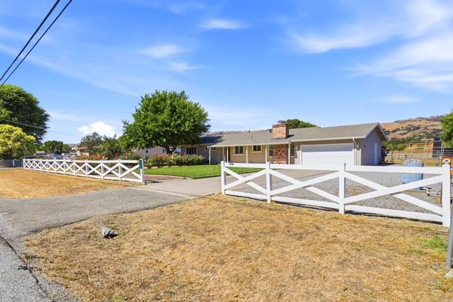 14780 Columbet Avenue, San Martin, CA 95046